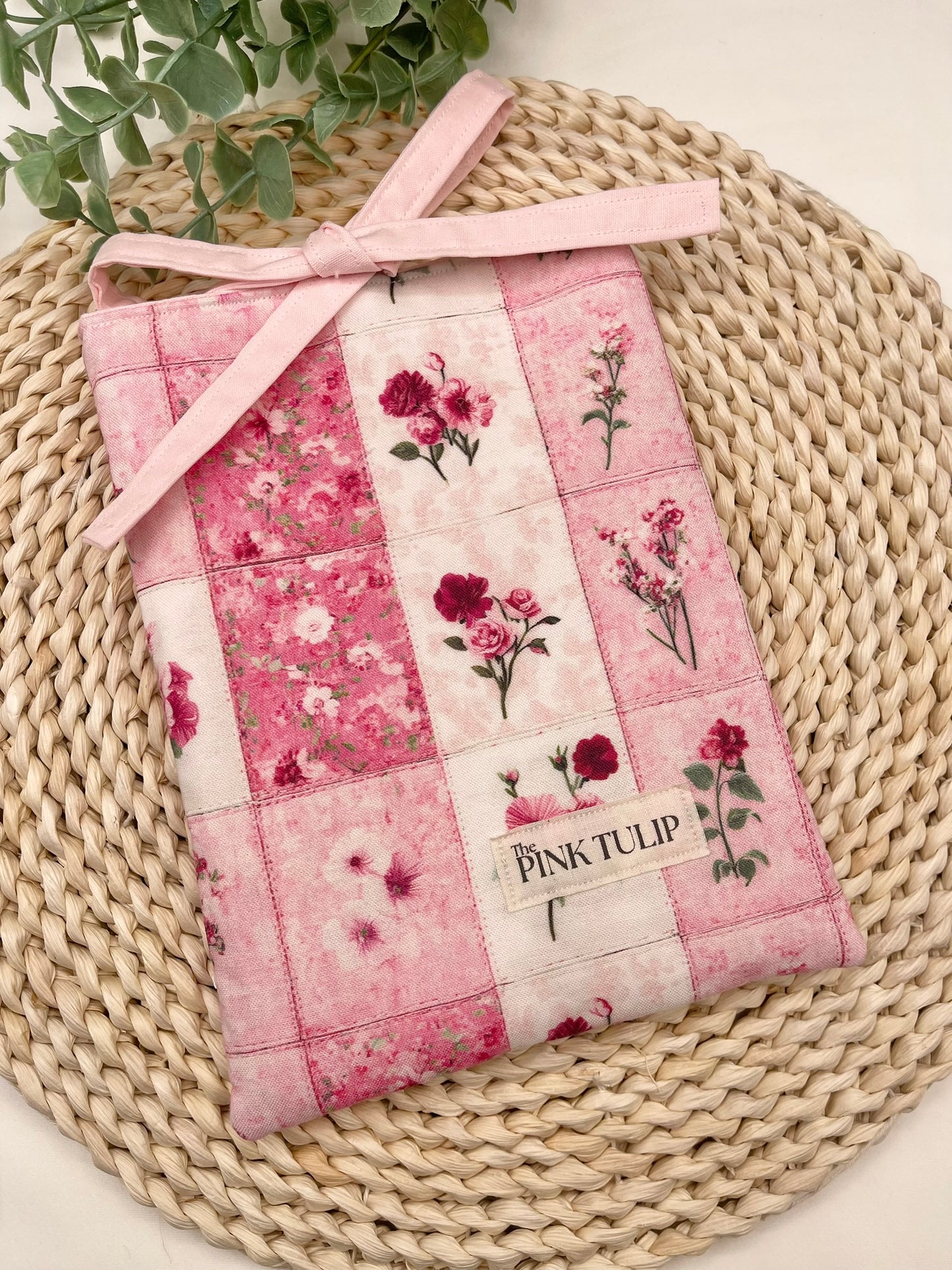 Book Cover - Bow Closure | 01